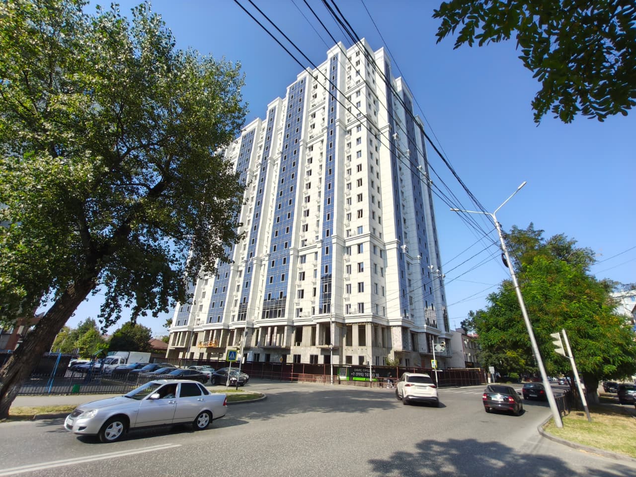 Текущее состояние ЖК «Трошева» со стороны улицы